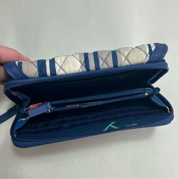 Vera Bradley Ultimate Wristlet in Signature Cotton Santiago Woven Blue - Picture 4 of 7